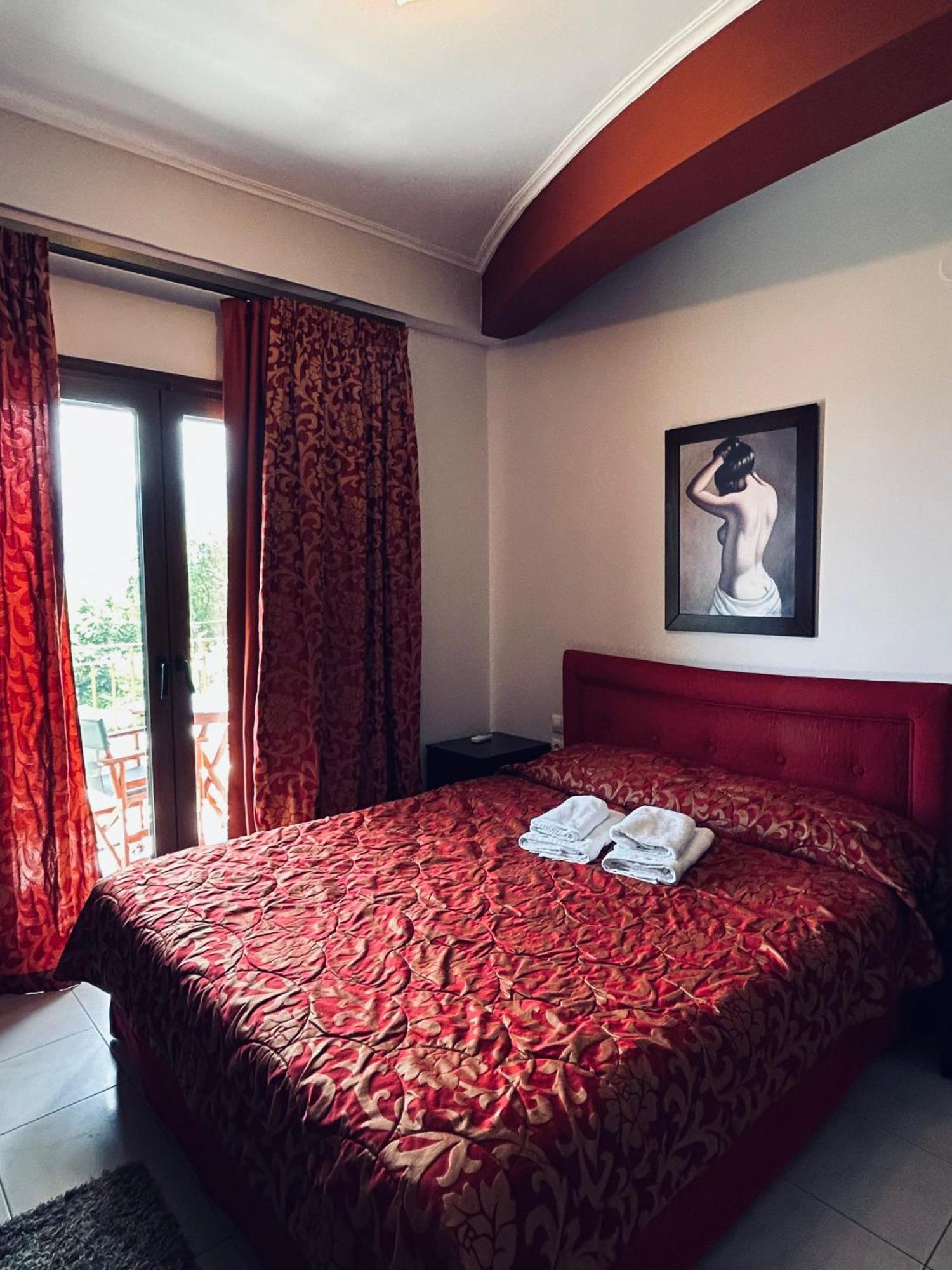 Hotel Athina Káto Loutrákion 외부 사진