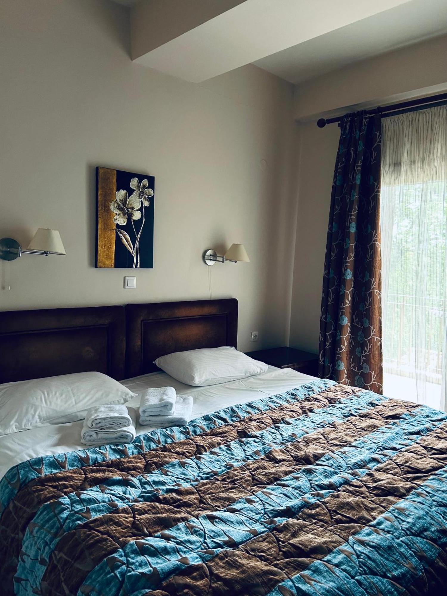 Hotel Athina Káto Loutrákion 외부 사진