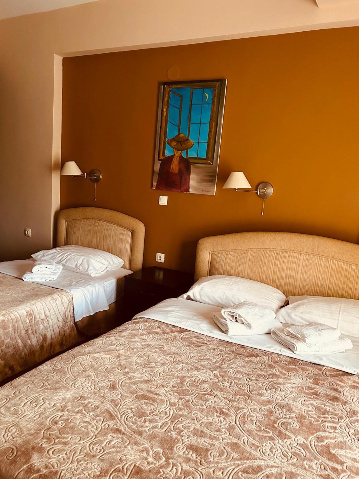 Hotel Athina Káto Loutrákion 외부 사진